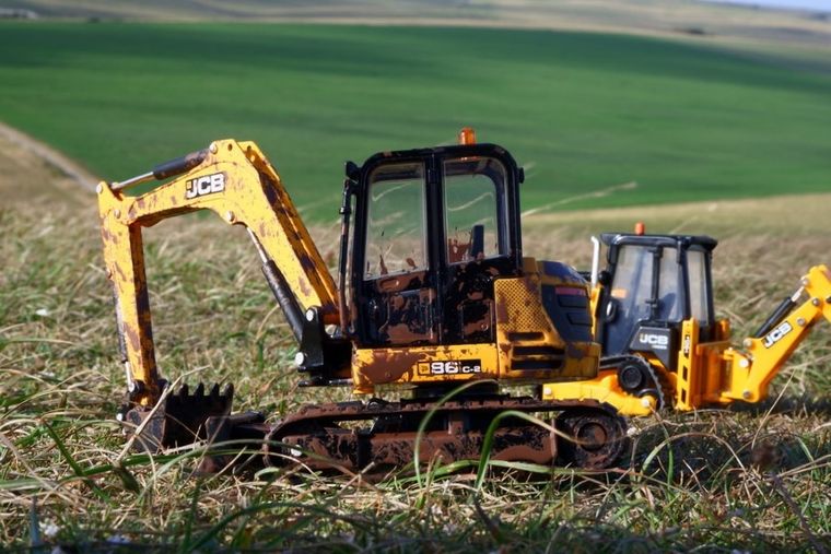 Tomy, Britains, Koparko-ładowarka JCB 1CXT, pojazd