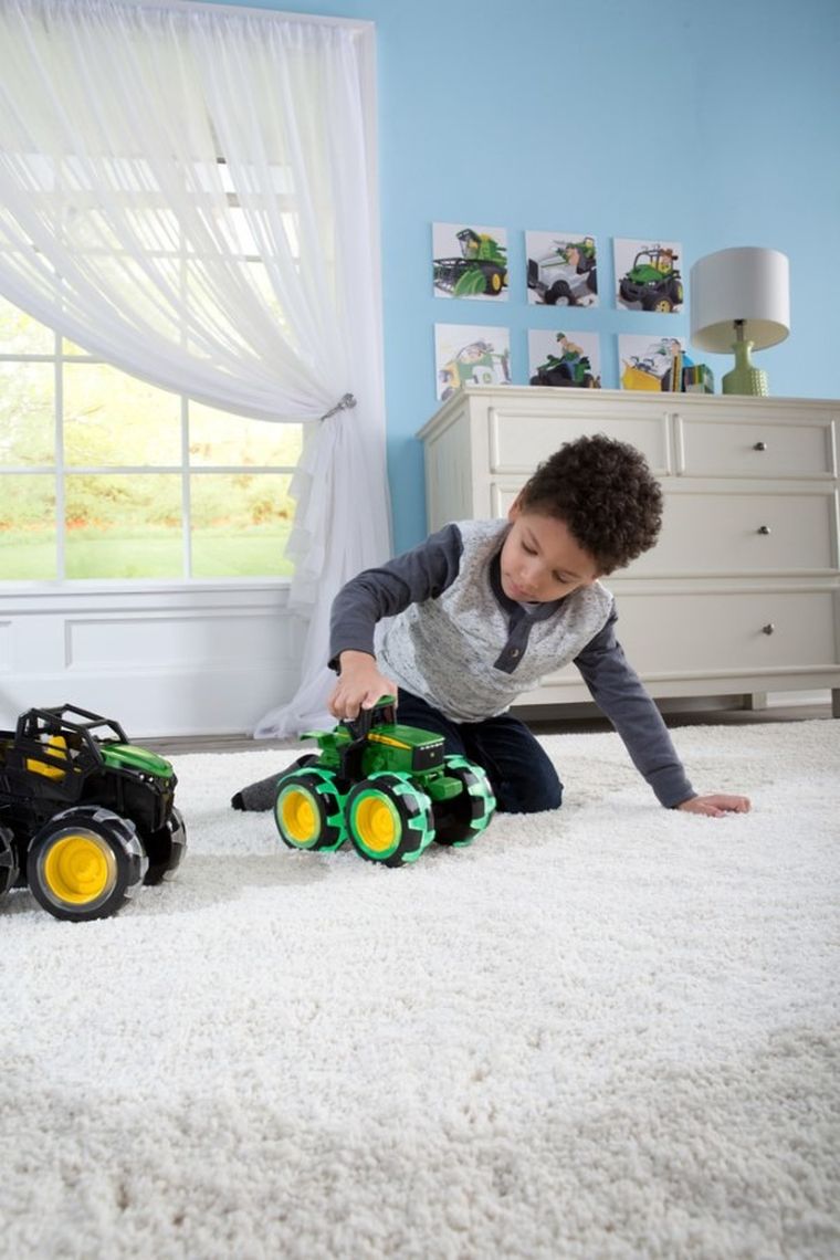 Tomy, John Deere, Monster, traktor z świecącymi oponami