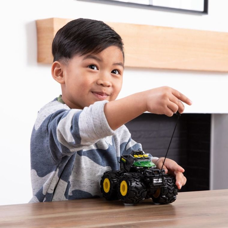 Tomy, Monster Treads, John Deere, traktor, samochód z światłem i dźwiękiem