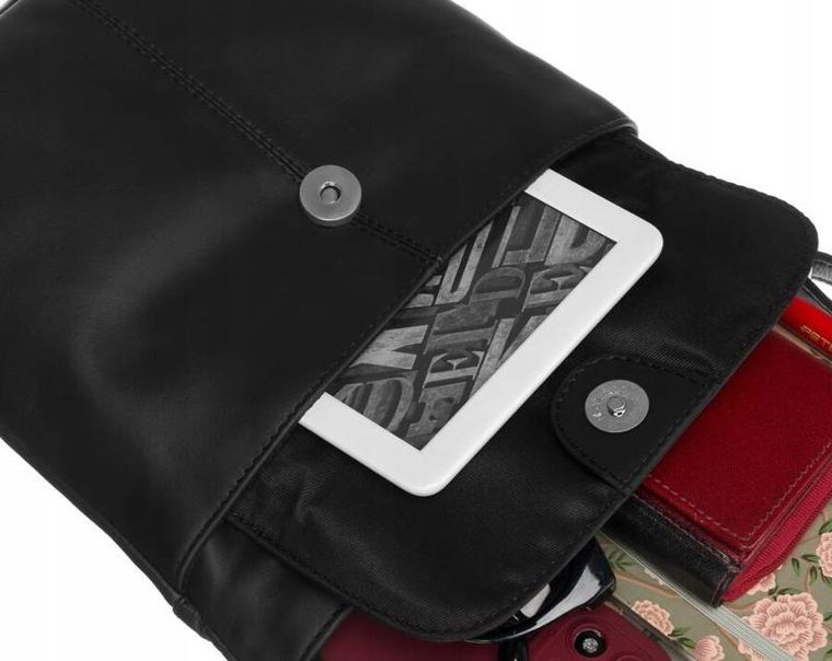 Torebka listonoszka, czarna, skórzana, Peterson