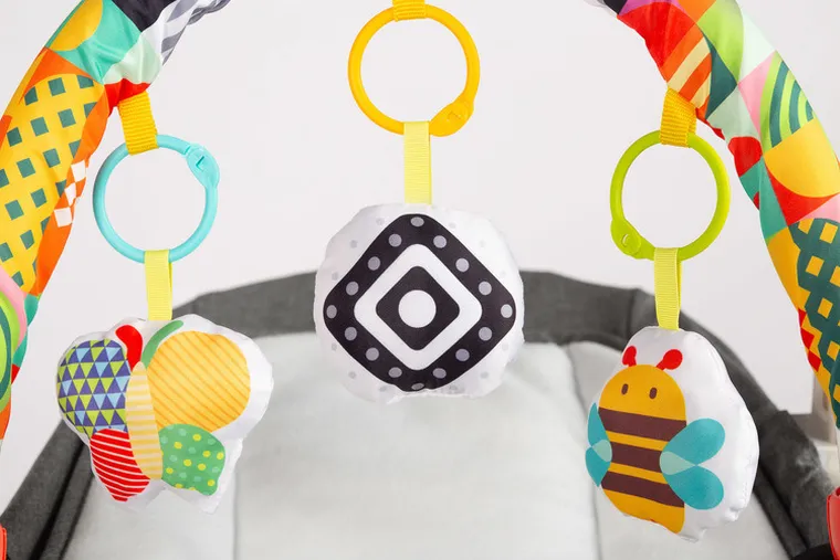 Toyz, pałąk do wózka, zabawka edukacyjna