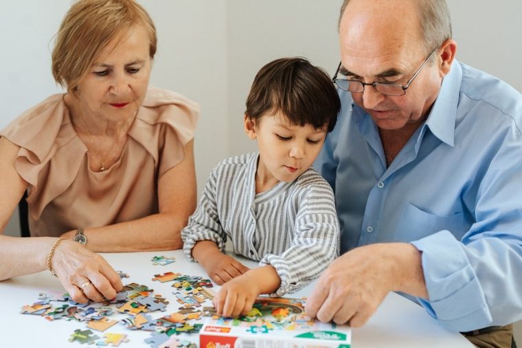 Trefl, Rodzina Treflików, Wspólne czytanie bajek, puzzle, 60 elementów