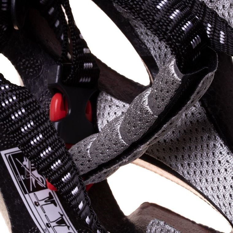 Uniwersalny kask rowerowy, czerwono-biały