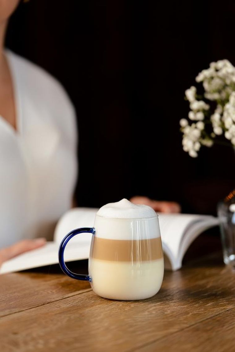 Vialli Design, Bolla, szklanki z uchem, niebieskie, 400 ml, 2 szt.