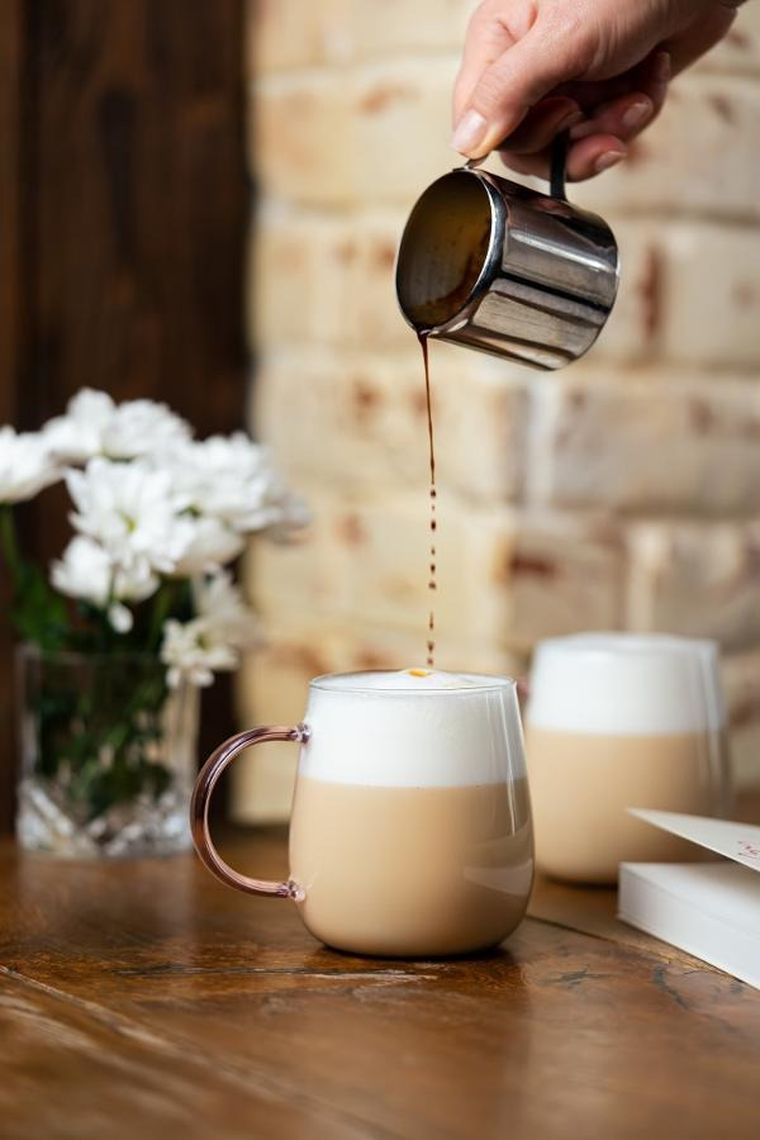 Vialli Design, Bolla, szklanki z uchem, różowe, 400 ml, 2 szt.