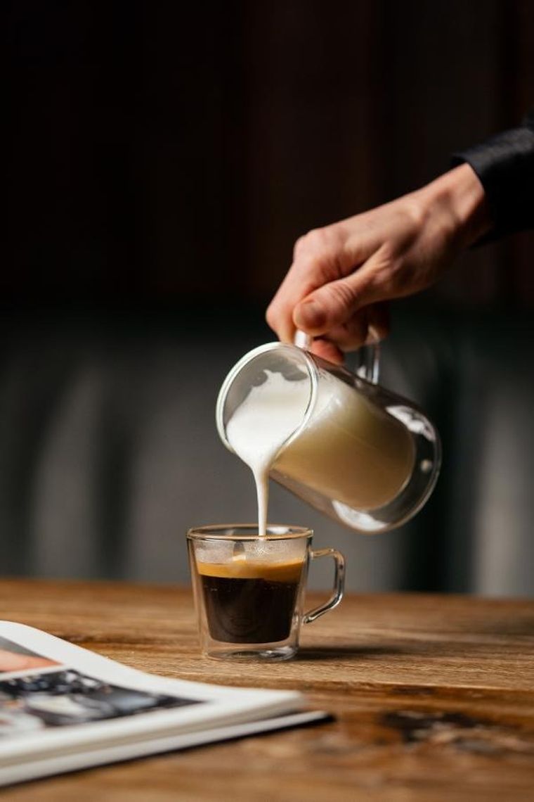 Vialli Design, Diva, mlecznik z podwójną ścianką, 200 ml