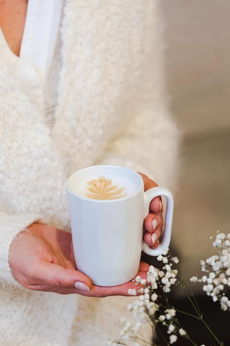 Vialli Design, dwa kubki ceramiczne z uszkiem, 250 ml, Fuori białe