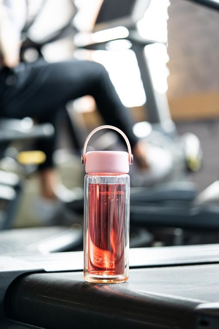 Vialli Design, Fuori, butelka z podwójną ścianką i zaparzaczem, różowa, 350 ml