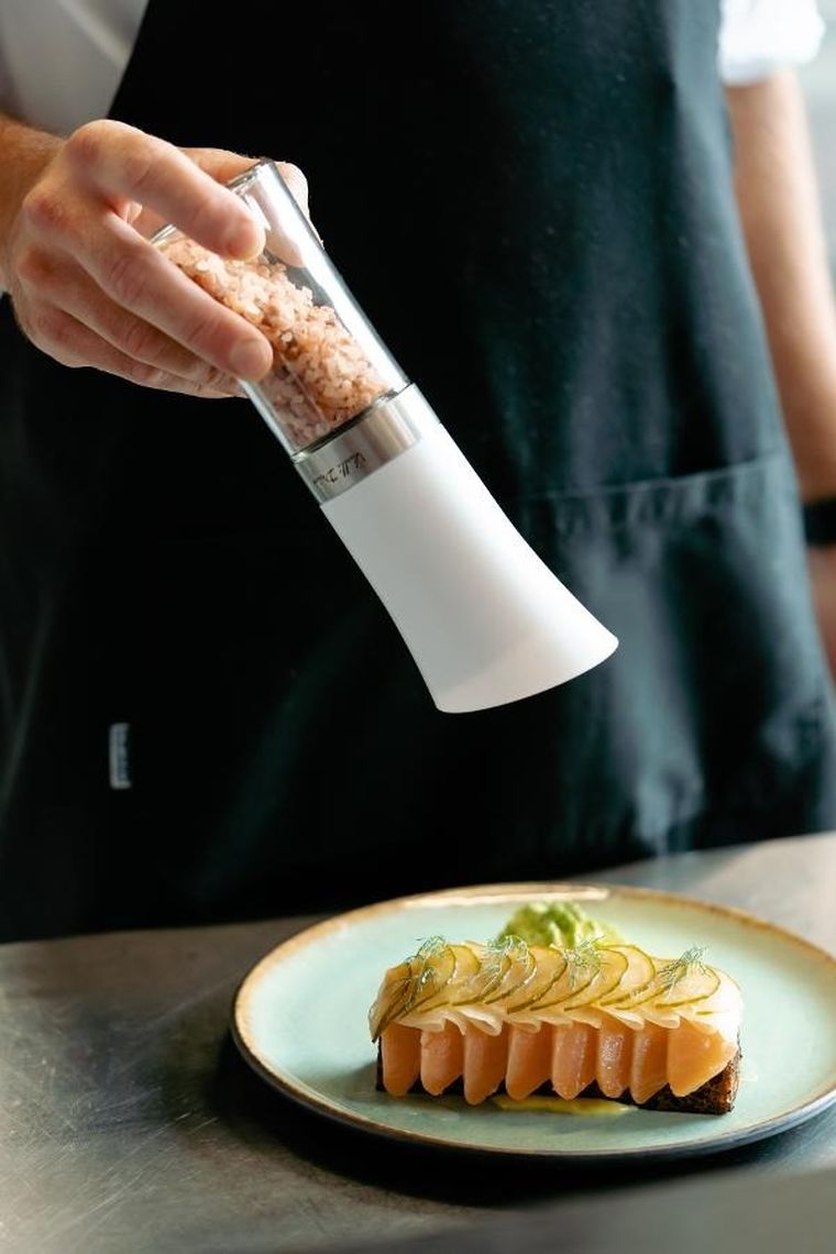 Vialli Design, grawitacyjny młynek do soli i pieprzu, elektryczny, biały, Livio