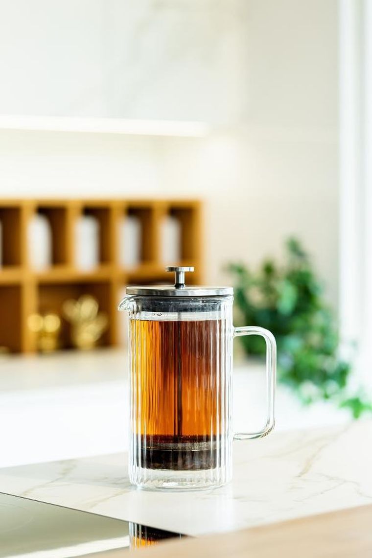 Vialli Design, zaparzacz do kawy i herbaty z podwójną ścianką, 1000 ml, Tulip srebrny mat