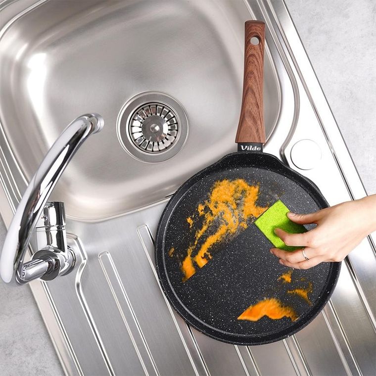 Vilde, Black&Wood, patelnia do naleśników granitowa, 24 cm