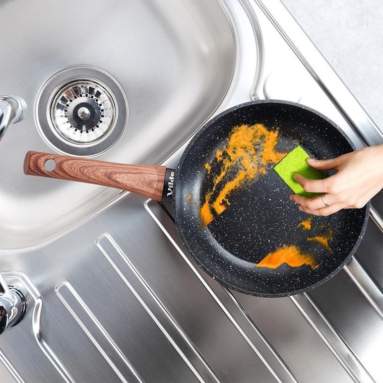 Vilde, Black&Wood, patelnia granitowa, 20 cm