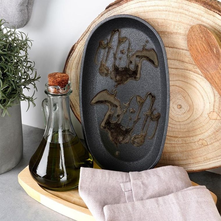 Vilde, Cast Line, patelnia do serwowania żeliwna z deską, 24-14 cm