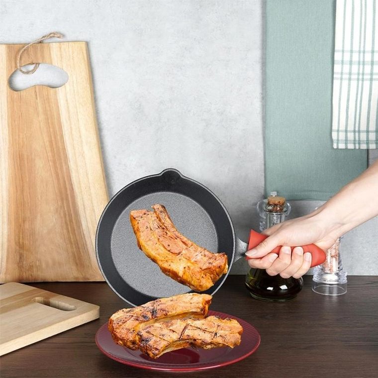 Vilde, Cast Line, patelnia żeliwna z silikonową nakładką, 20 cm