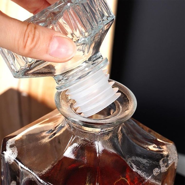 Vilde, karafka do whisky, szklana, 900 ml