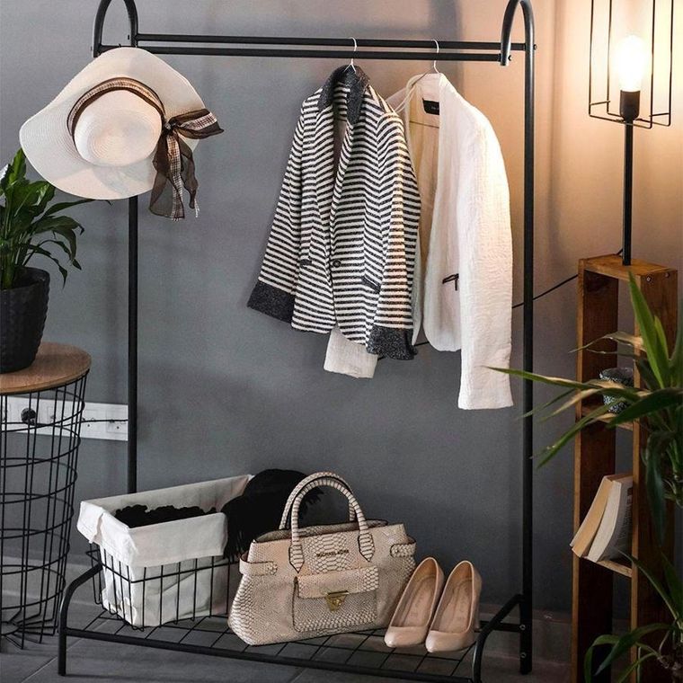 Vilde, podłogowy wieszak na ubrania, metalowy, czarny, 85-35-147 cm