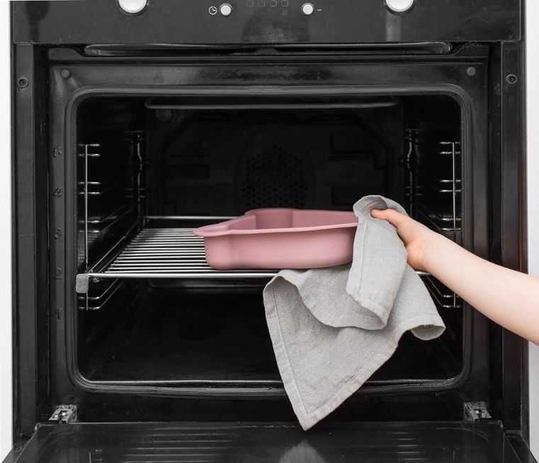 We Might Be Tiny, silikonowa forma do pieczenia, Dusty Rose