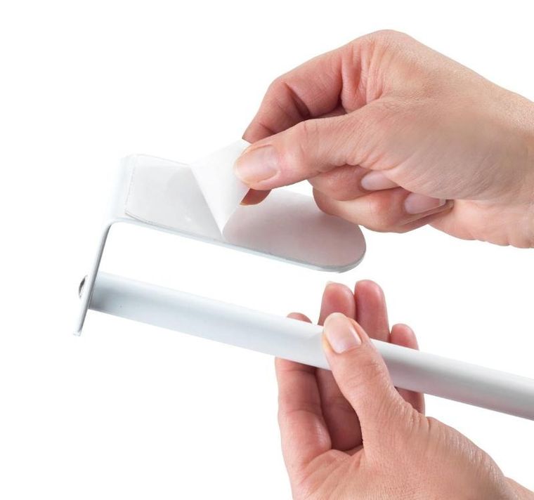 Wenko, samoprzylepny uchwyt na rolkę kuchenną, montaż bez wiercenia