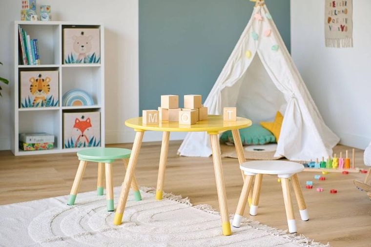 Zeller, zestaw mebli dla dzieci z mdf i sosny, stolik + 2 krzesła