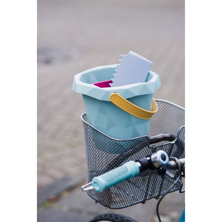 Zsilt, wielofunkcyjna łopatka do piasku