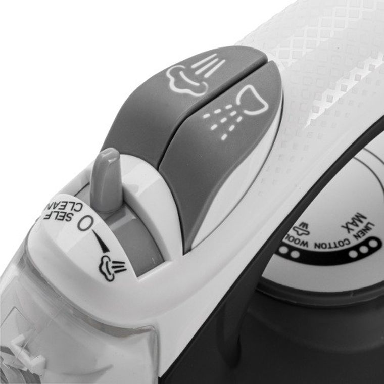 Adler, żelazko parowe z ceramiczna stopą