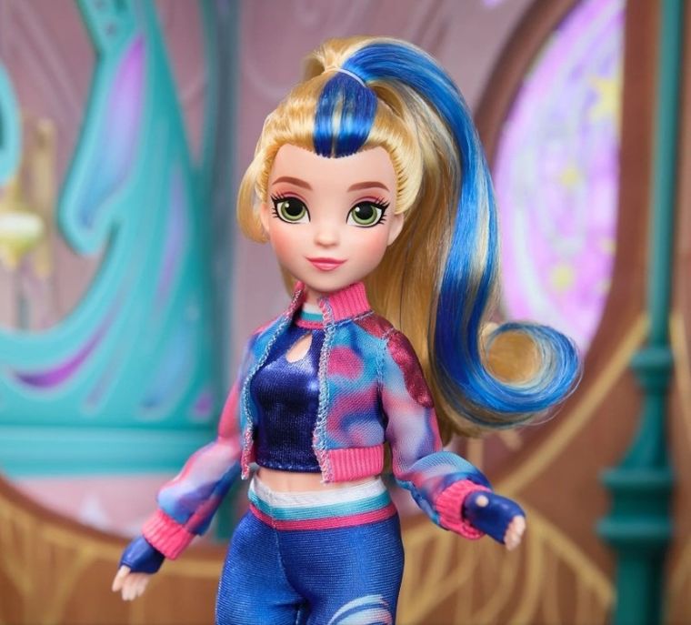 Akademia Jednorożców, Isabel, lalka modowa