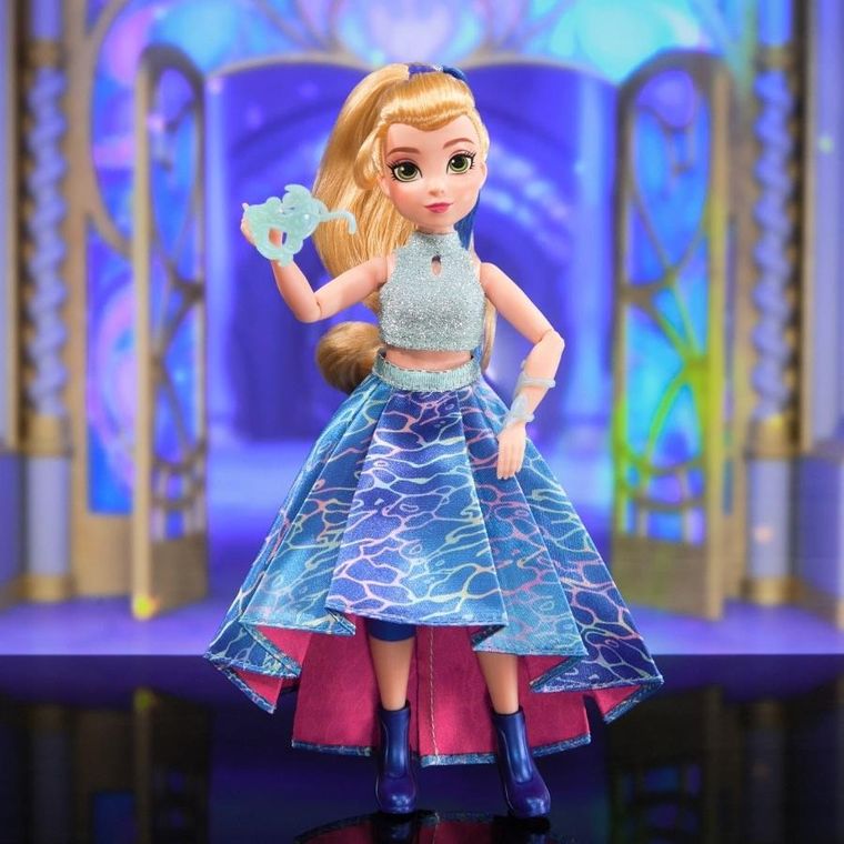 Akademia Jednorożców, Isabel Masquerade, lalka modowa