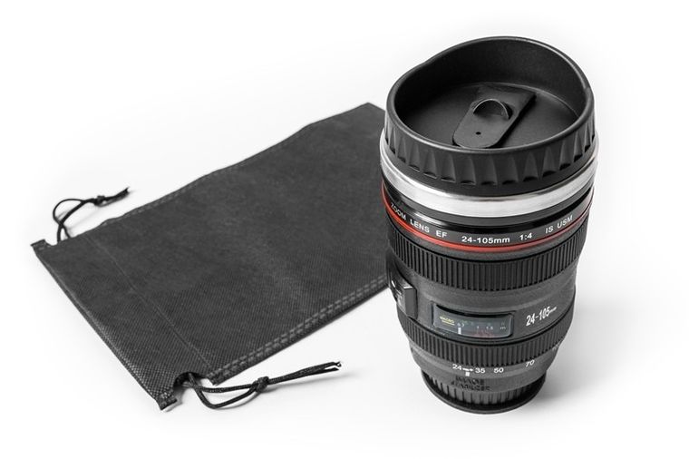 Antygrawitacyjny kubek, obiektyw