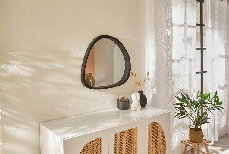 Atmosphera, Wayne, lustro ścienne organiczne w czarnej ramie, 56,5-63 cm