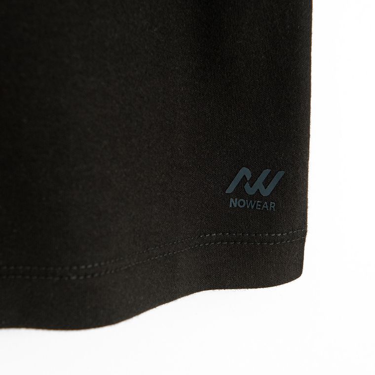 Bawełniany t-shirt o krótszym kroju NOWEAR