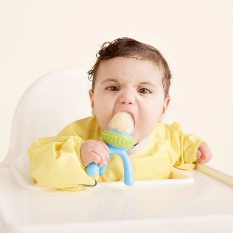 b.box, gryzak silikonowy do podawania pokarmu, róż