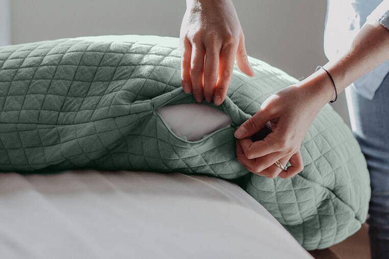 Beaba, Big Flopsy Fleur de coton, ergonomiczna poduszka, rogal dla kobiet w ciąży i karmiących, Sage Green