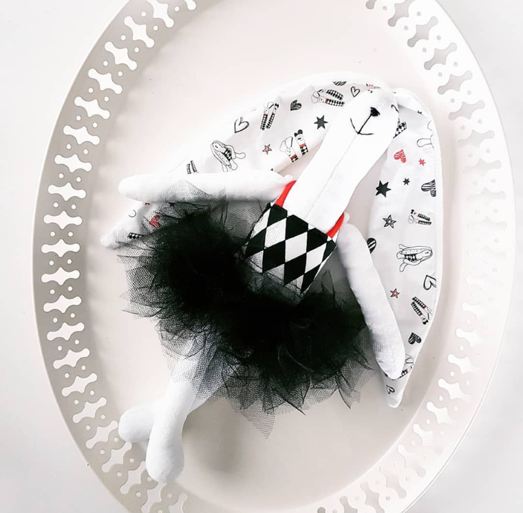 Black&White Baby Stuff, Króliczkowa Nela, kontrastowa maskotka niemowlęca