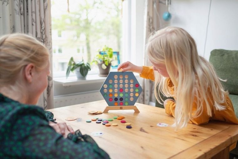 BS Toys, 3 w rzędzie, drewniana gra