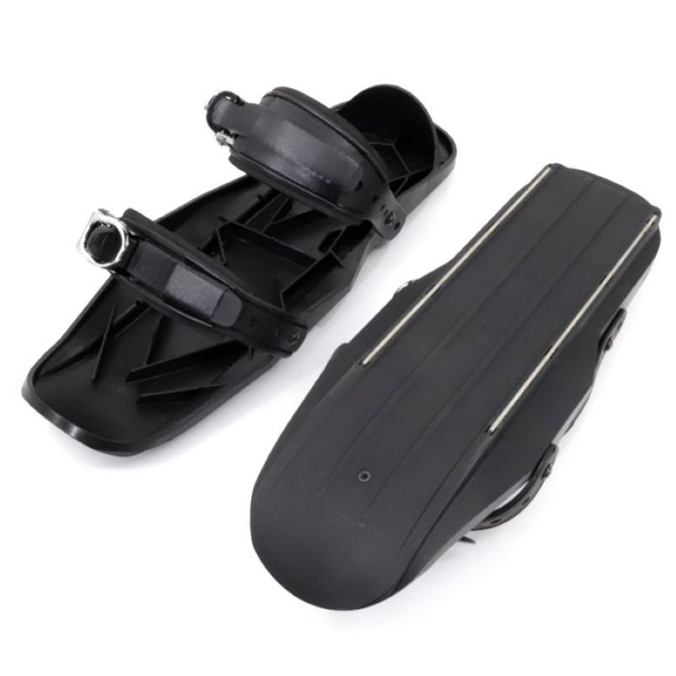 Buty narciarskie, krótkie narty, czarne