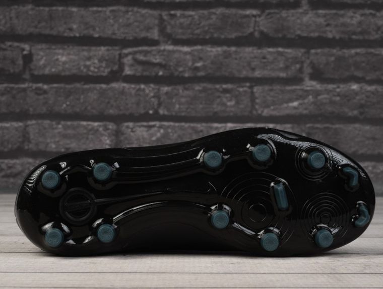 Buty piłkarskie dziecięce, lanki, czarne, Nike Jr Legend 10 Club FG/MG