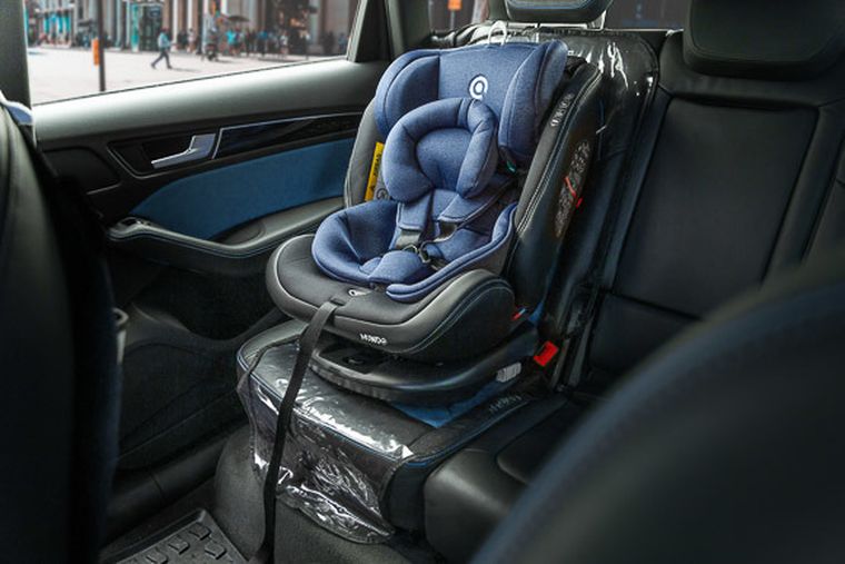 Caretero, folia ochronna pod fotelik samochodowy