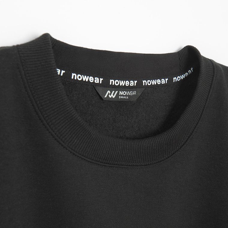 Czarna bluza o kroju cropp boxy NOWEAR