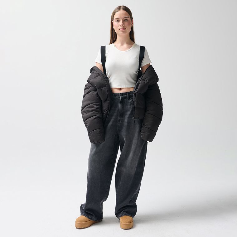 Czarna ocieplana kurtka z kapturem NOWEAR