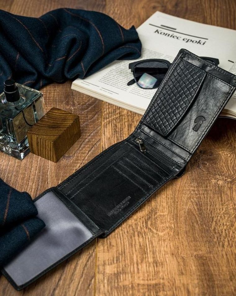 Czarny portfel męski skórzany, Forever Young