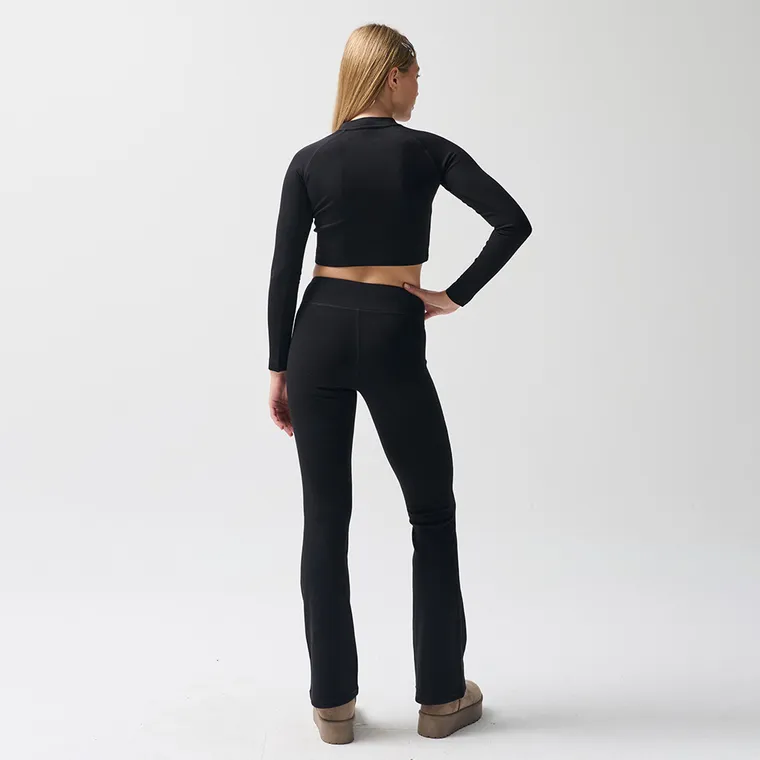 Dopasowana koszulka treningowa crop top NOWEAR