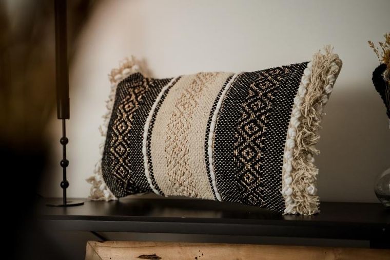 Douceur d'intérieur, poduszka ozdobna z metaliczną nitką, Mirage, 30-50 cm