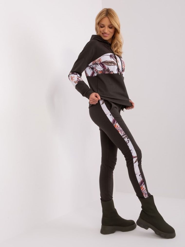 Dres damski, khaki, Relevance