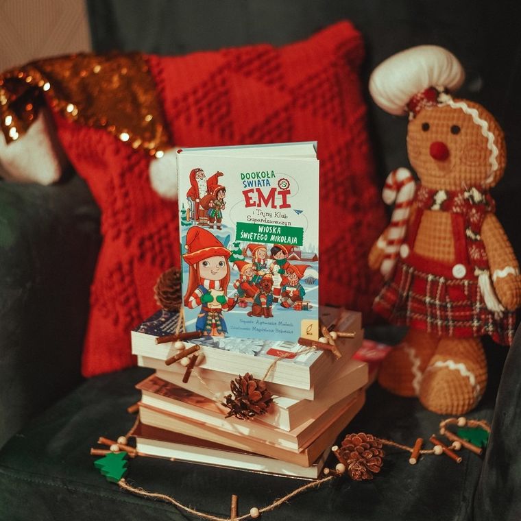 Emi i Tajny Klub Superdziewczyn. Tom 5. Dookoła świata. Wioska Świętego Mikołaja