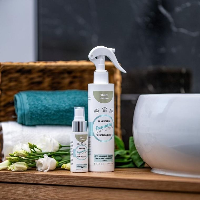 Essentia Nature, odświeżacz w sprayu do tkanin i wnętrz, Białe Piżmo. 250 ml