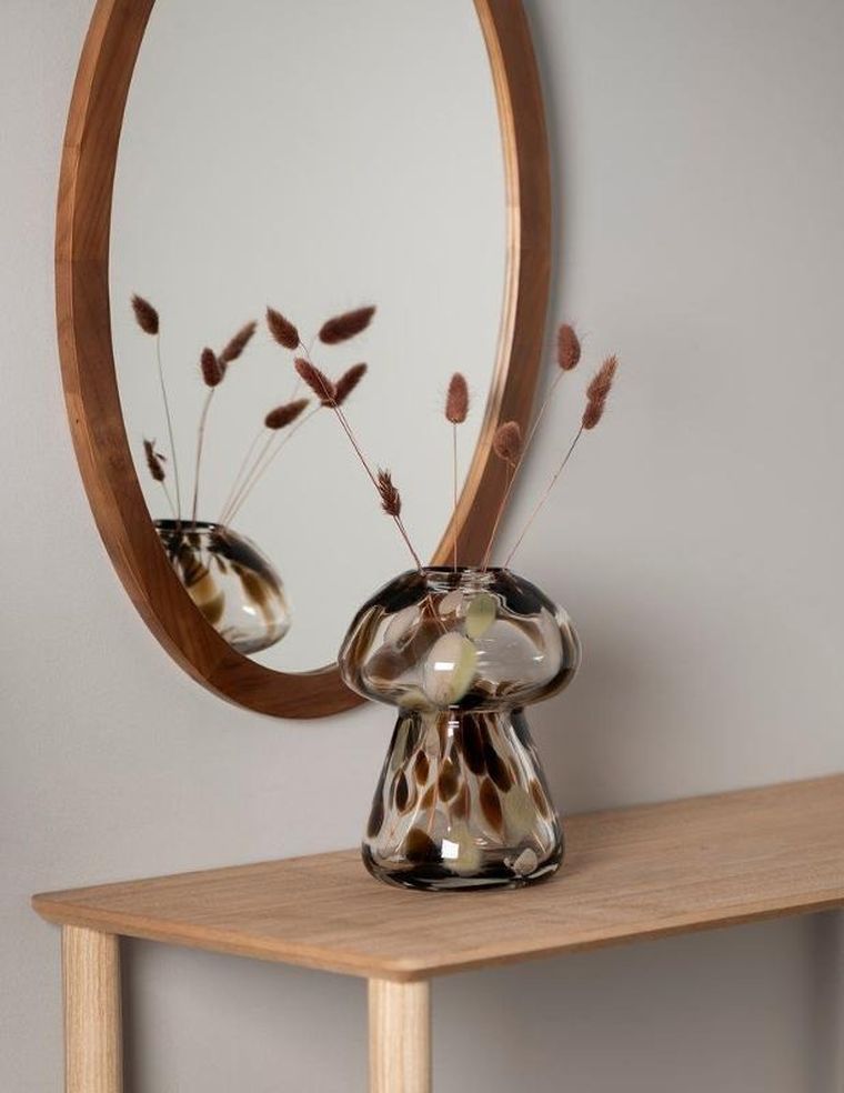 Fanni K, Runo, owalne lustro w drewnianej ramie, 40-60 cm