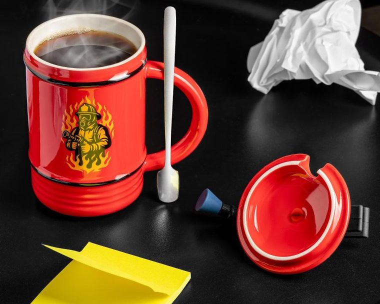 Gadget Master, kubek strażaka