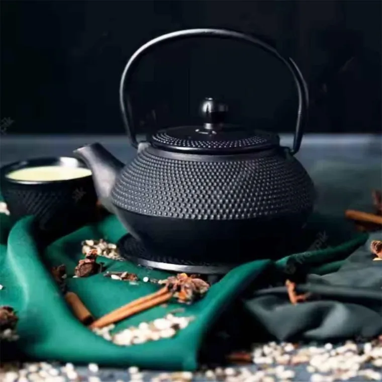 Hage, zestaw dzbanek żeliwny, z filiżankami, czarny, 4-60 ml, 900 ml