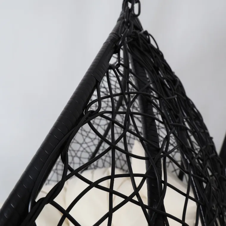 HaloFuture, fotel wiszący, dwuosobowy, kokon, czarny, beżowa poduszka