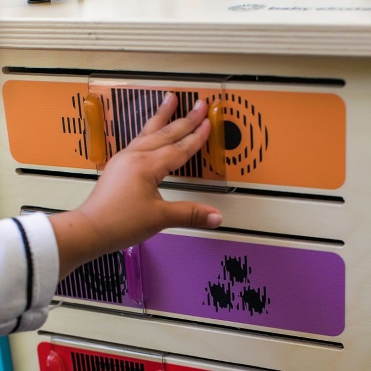 Hape, Baby Einstein, innowacyjna stacja, kostka edukacyjna